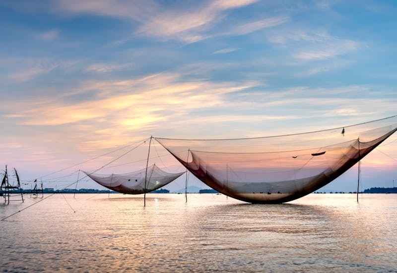 Experience Kerala’s best in 4 Nights 5 Days with Travelsthan, covering backwaters, beaches, and hill stations.