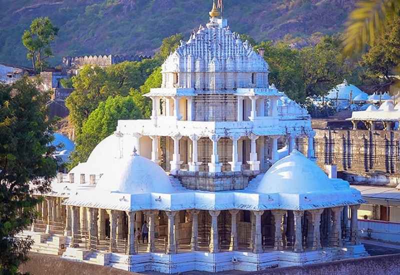 Explore Udaipur and Mount Abu with a customized tour package by Travelsthan.