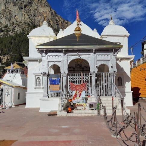 Gangotri temple travelsthan